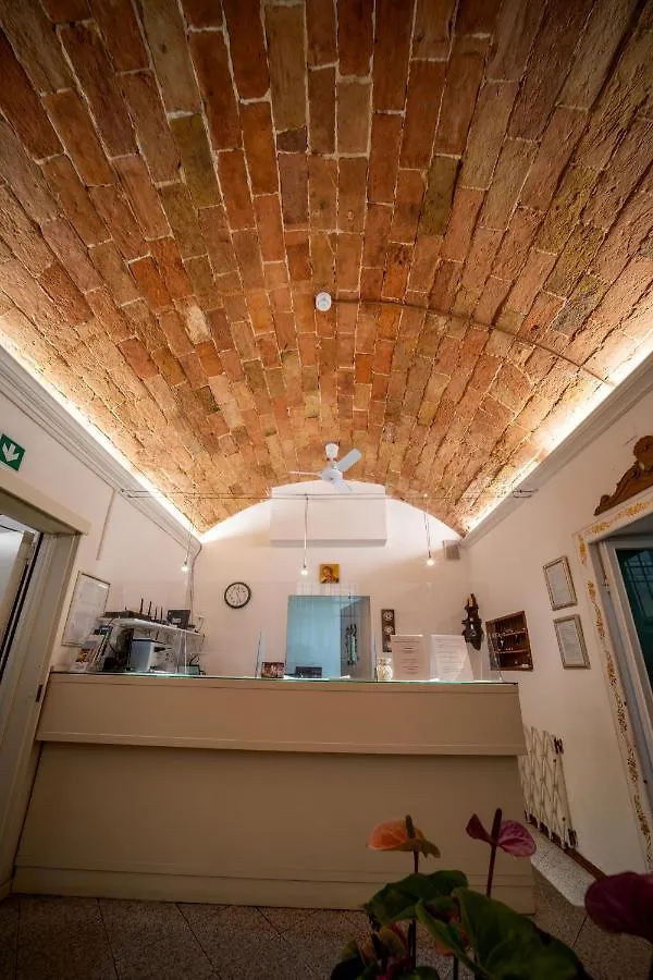 Albergo Tre Donzelle Sienne 0*,  Italie