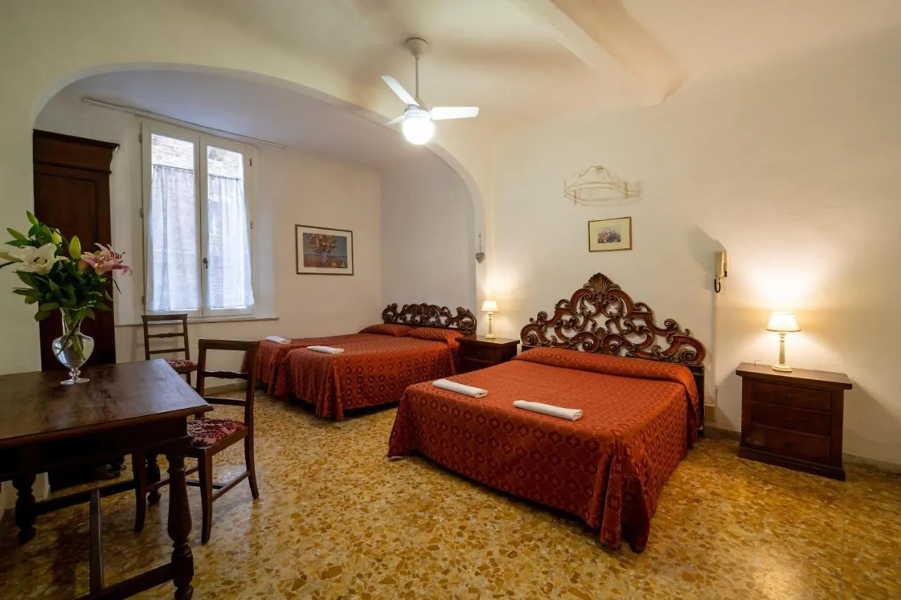 Hotel Albergo Tre Donzelle Siena